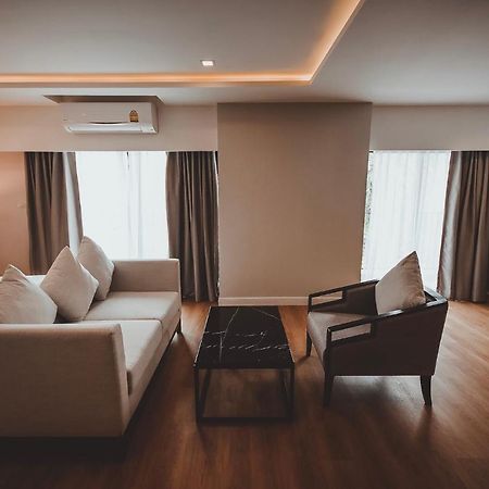 Ava Hotel Phitsanulok Bagian luar foto