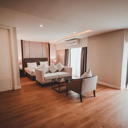 Ava Hotel Phitsanulok Bagian luar foto