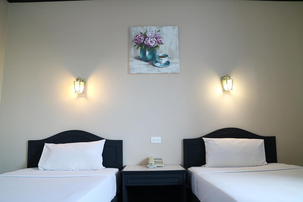Ava Hotel Phitsanulok Bagian luar foto