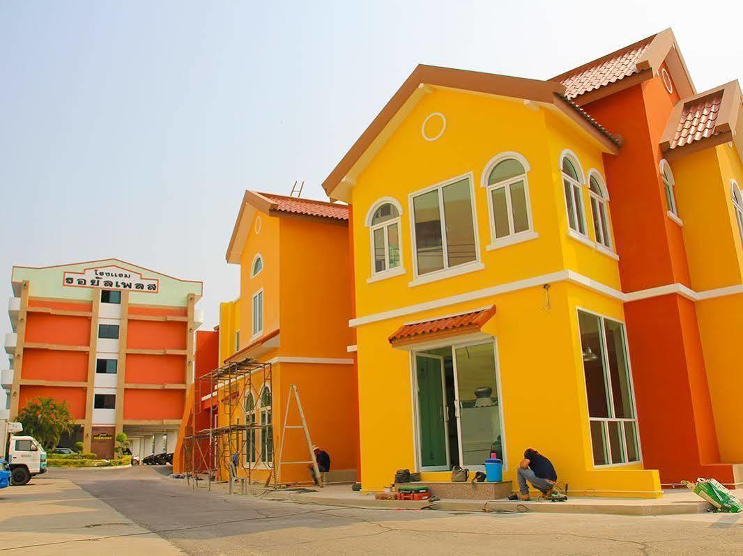 Ava Hotel Phitsanulok Bagian luar foto