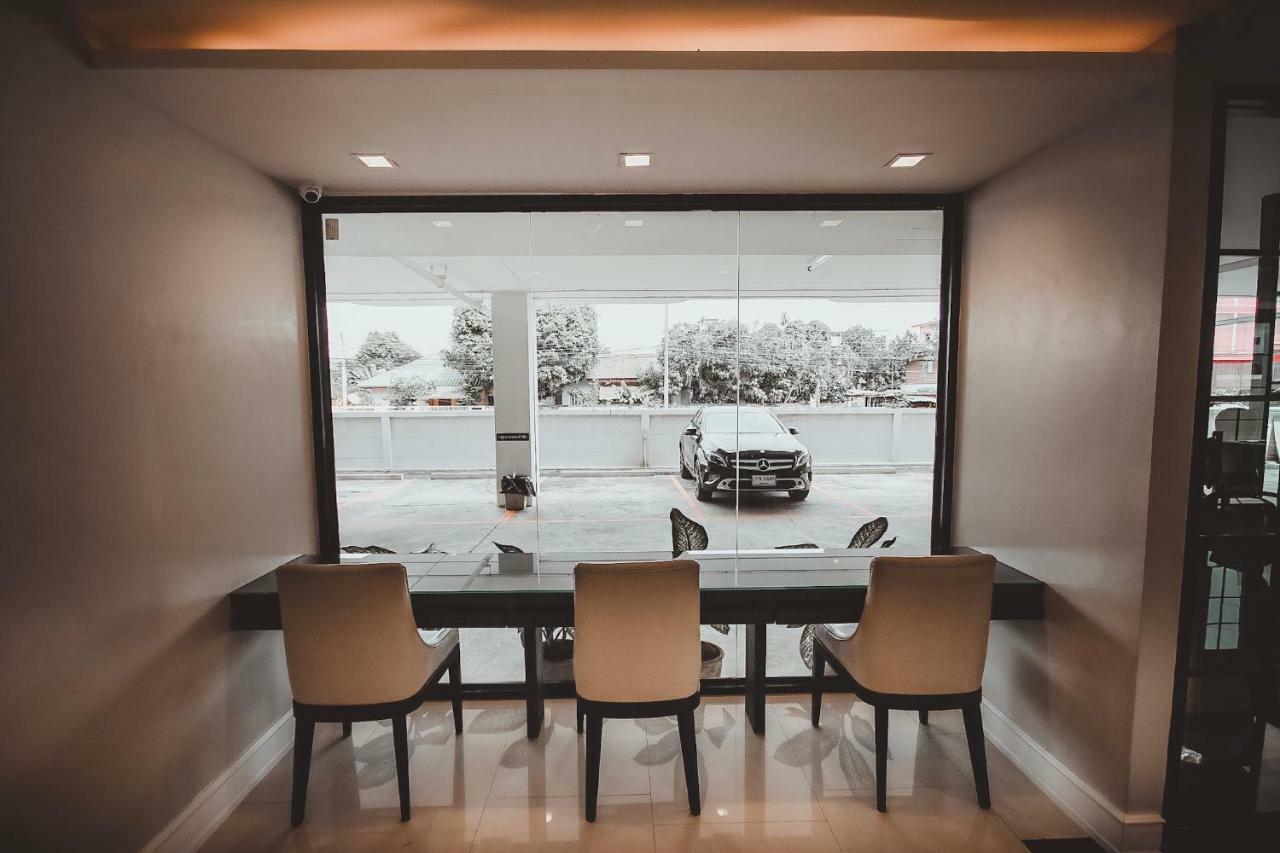 Ava Hotel Phitsanulok Bagian luar foto