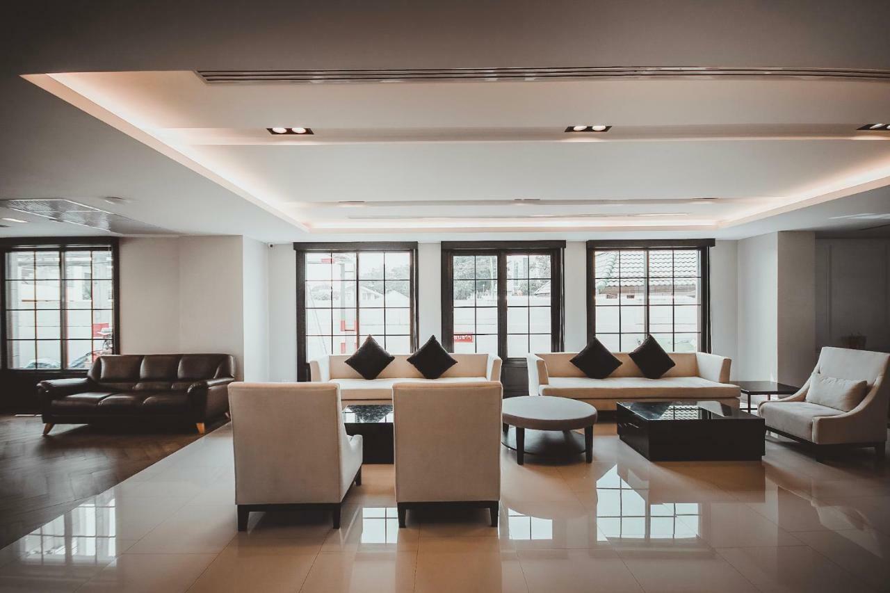 Ava Hotel Phitsanulok Bagian luar foto