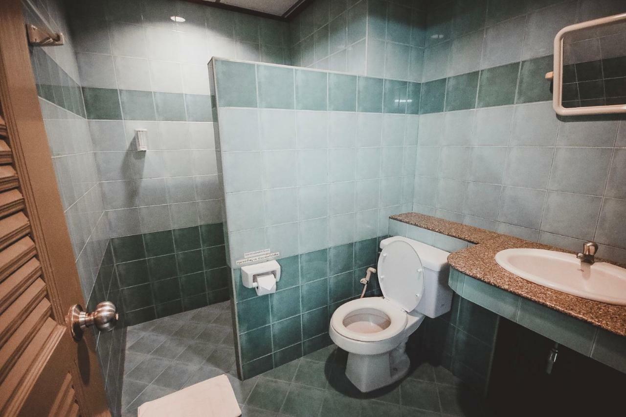 Ava Hotel Phitsanulok Bagian luar foto