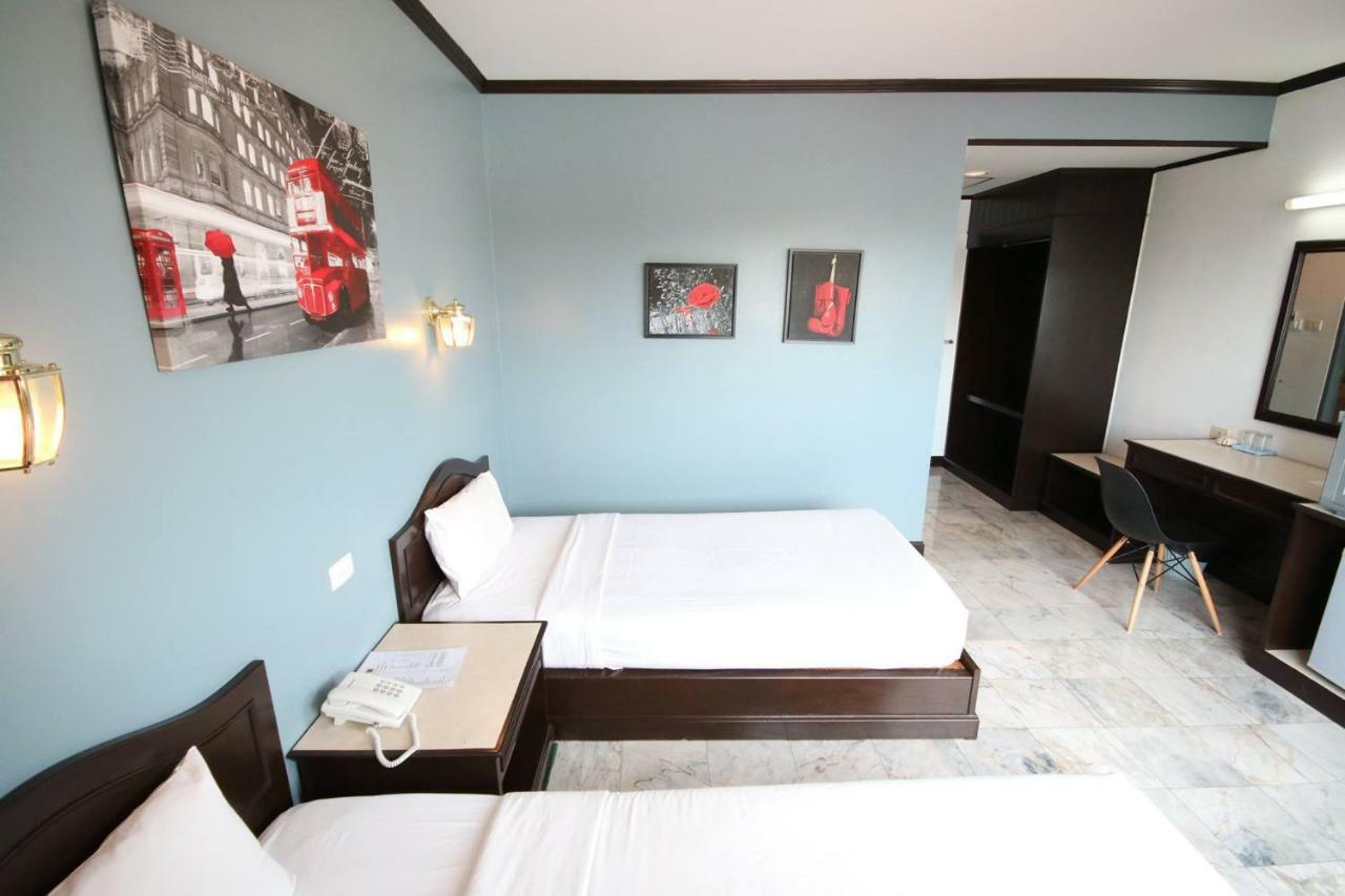 Ava Hotel Phitsanulok Bagian luar foto